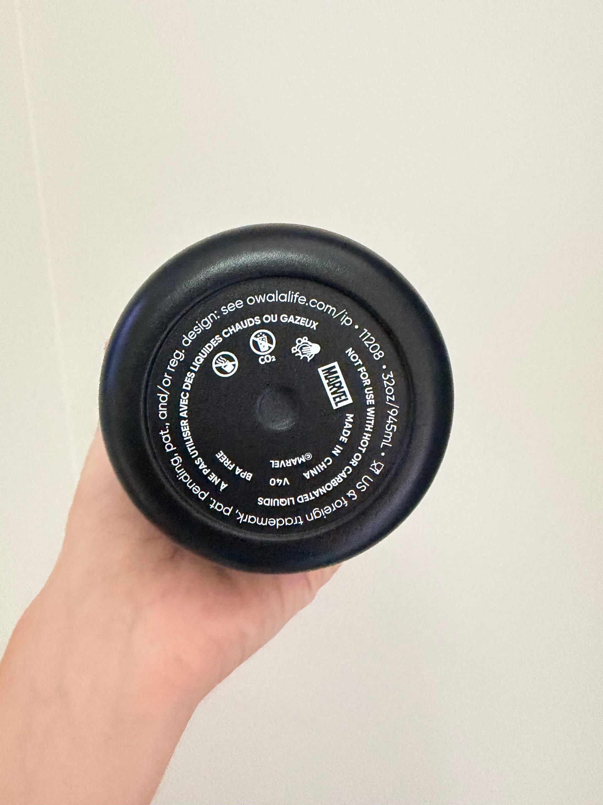 Garrafa owala homem aranha 945ml — foto 3